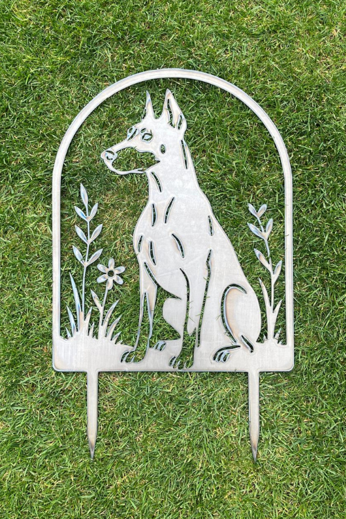 Gartendeko aus Blech – Dobermann
